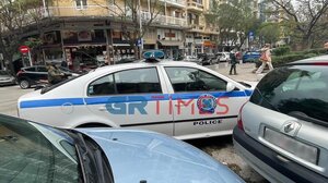 Χτύπησε και έστειλε στο νοσοκομείο ηλικιωμένη για να τη ληστέψει