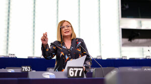 Την αναστολή της κομματικής της ιδιότητας θα ζητήσει η Μαρία Σπυράκη