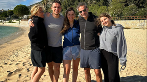 Οικογενειακές διακοπές στην παραλία για τον Κυριάκο Μητσοτάκη