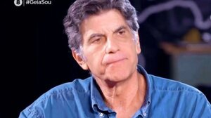 Γιάννης Μπέζος: «Τη βλακεία την αντιμετωπίζεις μόνο με χιούμορ ή λέγοντας… περαστικά»