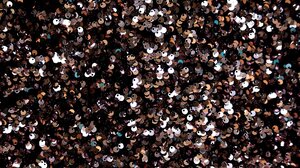 Πόσο επικίνδυνες είναι οι πούλιες και οι παγιέτες για το περιβάλλον;