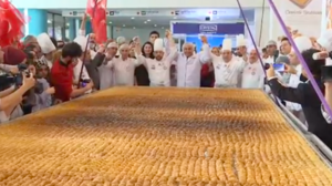 Ο μπακλαβάς της Κρήτης και ο κακός γείτονας