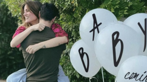 Γέννησε η Μαίρη Συνατσάκη