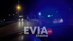 Σοβαρό τροχαίο στο κολυμβητήριο Χαλκίδας με τραυματισμό – Εκτροπη μηχανής στα κιγκλιδώματα 