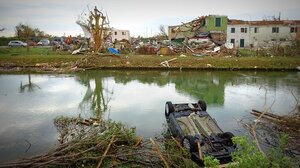 Νεκροί ένα αγοράκι και η μητέρα του μετά από ανεμοστρόβιλο στη Λουιζιάνα 