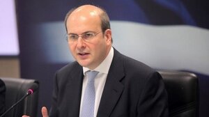 Ο Υπουργός Εργασίας, η παρακολούθηση και οι συνομιλίες 