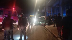 Δύο τραυματίες μετά από τροχαίο: Απεγκλωβίστηκαν από τους πυροσβέστες