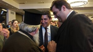 «Άρωμα» εκλογών στην κοπή πίτας Αυγενάκη: Οι αιχμές προς τους πολιτικούς αντιπάλους