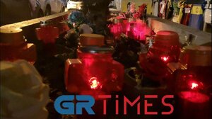 Λουλούδια και κεριά στο σημείο δολοφονίας του αδικοχαμένου Άλκη 