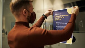 Κορωνοϊός: «Συναγερμός» στη Βρετανία για νέα μετάλλαξη