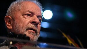 Μια μέρα αφού ορκίστηκε, ο πρόεδρος Λούλα παίρνει μέτρα για τα όπλα και τον Αμαζόνιο