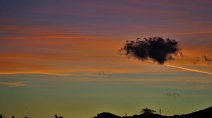 Ο νοτιάς "ζωγραφίζει" τον ουρανό της Κρήτης