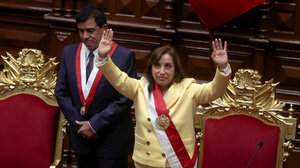 Πολιτική κρίση στο Περού: Δεν θα παραιτηθεί η πρόεδρος Μπολουάρτε