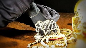 «Χρυσή» κλοπή: Πώς η 29χρονη Ρόζα, το "ρόδο της Μ. Ανατολής", έστησε το μεγάλο κόλπο