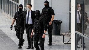 Δίκη Αναγνωστόπουλου: "Ελπίζω να σαπίσει στη φυλακή" λέει ο πατέρας της Καρολάιν