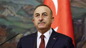 Ο Τσαβούσογλου διαβεβαίωσε ότι η Άγκυρα δεν πουλά στη Ρωσία εξοπλισμό που μπορεί να χρησιμοποιηθεί στον πόλεμο