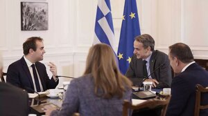 Συνάντηση Μητσοτάκη με τον υπουργό Άμυνας της Γαλλίας	