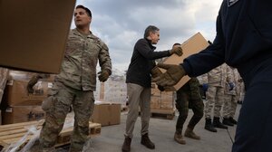 Τουρκία: Σταμάτησαν οι έρευνες για επιζώντες στα ερείπια του σεισμού