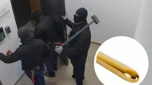 Και επιχρυσωμένοι δονητές στη λεία κακοποιών μετά από διάρρηξη εταιρείας sex shops