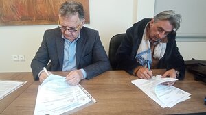 Υπεγράφη η σύμβαση από τον Δήμαρχο Μινώα Πεδιάδας για τη βελτίωση αγροτικών δρόμων