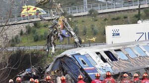 Συλλυπητήρια των οικοδόμων στις οικογένειες των θυμάτων στα Τέμπη