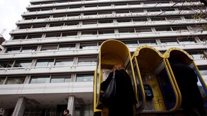 Μείωση τέλους επιτηδεύματος και επιδότηση έως 5.000 ευρώ σε καλλιτέχνες – χειροτέχνες