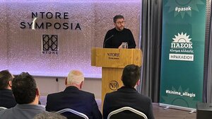 Ανέβασε τους τόνους και μίλησε για πατριωτικό ΠΑΣΟΚ ο Ανδρουλάκης, σε σύσκεψη στελεχών