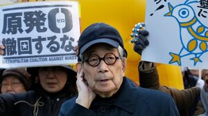  Απεβίωσε ο νομπελίστας της Λογοτεχνίας, Κενζαμπούρο Όε