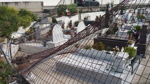 Έπεσαν τα σύρματα από τον νοτιά και κανείς δεν ενδιαφέρεται