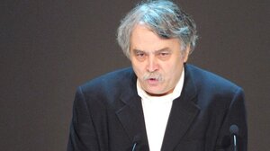 Πέθανε ο βραβευμένος σκηνοθέτης και συγγραφέας Λάκης Παπαστάθης