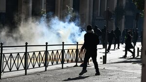 Σε άμεση αποκατάσταση του μνημείου της Marfin προχωρά ο Δήμος Αθηναίων