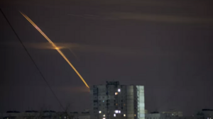 Ουκρανία: 3 γυναίκες νεκρές από ρωσικό πύραυλο σε καταφύγιο αμάχων