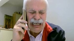 Ξέσπασε σε κλάματα συνταξιούχος μηχανοδηγός για την τραγωδία στα Τέμπη