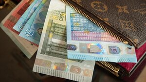 Αντίστροφη μέτρηση για τον κατώτατο μισθό 