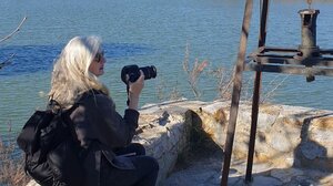 Η πέτρα, η σταγόνα, η Ελένη και η πόλη