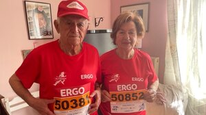 Ο κύριος Γιάννης στα 92 του (!) τερμάτισε στο Run Greece με χειροκροτήματα και τη σειρήνα του ΕΚΑΒ!