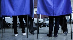 Καθορίστηκε το πλαίσιο διεξαγωγής της τηλεοπτικής αναμέτρησης με τη συμμετοχή των αρχηγών όλων των κοινοβουλευτικών κομμάτων