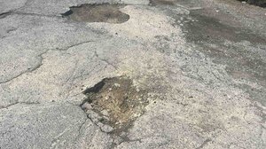 Οι λακκούβες και οι ευθύνες