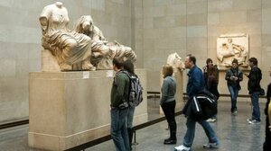 Liberation: «Τελικά, όλη η Ευρώπη, όλοι μας, κάτι κλέψαμε από την Ελλάδα»