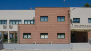 Κατάληψη στο Πανεπιστήμιο Θεσσαλίας – Φοιτητές καταγγέλλουν ότι τους έδωσαν ληγμένα τρόφιμα