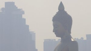 Ταϊλάνδη: Δεκάδες χιλιάδες άνθρωποι επλήγησαν από τις πλημμύρες 