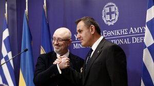 Ελλάδα-Ουκρανία - Παναγιωτόπουλος: Εγγενές δικαίωμα των λαών να υπερασπισθούν την εδαφική ακεραιότητα της χώρας τους