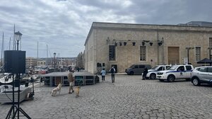 Όλα έτοιμα για την αποψινή ομιλία Μητσοτάκη στα Χανιά