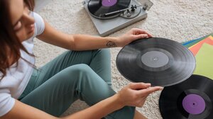 Η Ιστορία της Κυριακής: Το σατιρικό τραγούδι - Από την οπερέτα έως τη δεκαετία του '60