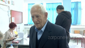 98χρονος στην κάλπη: «Μπορεί να ψηφίσω άλλη μια φορά»