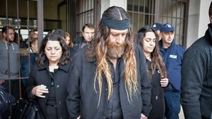 Α. Γιακουμάκης: "Δεν θα αντέξω να δω την παράσταση για τον Βαγγέλη!"