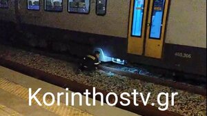 Προαστιακός: Αναστάτωση για τους επιβάτες στην Κινέτα – Σπινθήρες έκαναν τον συρμό να σταματήσει