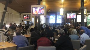 Είδαν τo exit poll και μετά το γύρισαν στον τελικό της Ευρωλίγκας 