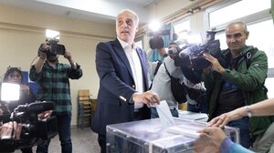 Στο 1ο γυμνάσιο Ελευθερίου-Κορδελιού ψήφισε ο Κυρ. Βελόπουλος