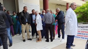 Στο πλευρό των εργαζομένων του Βενιζελείου ο Φραγκίσκος Παρασύρης